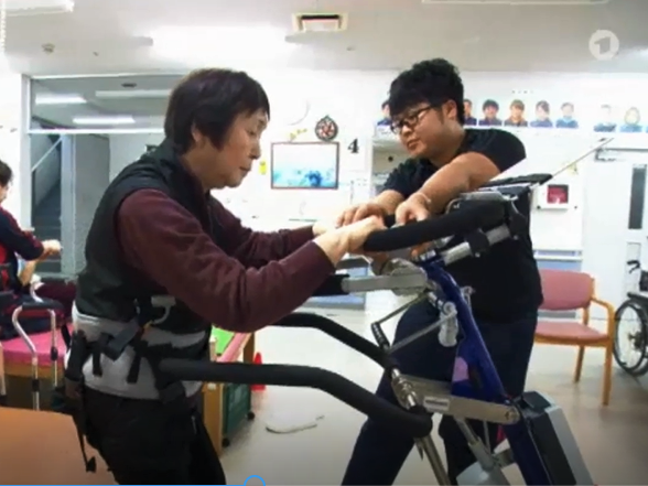 利用者様の満足度を向上！自立支援型介護ロボットを活用した経営術とは？-社会福祉法人仁正会 老人保健施設ほほえみ三戸-