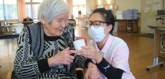 技能実習生の受け入れで島しょ部の人材不足を解決！地域を支える外国人採用のナレッジ-社会福祉法人新生福祉会-