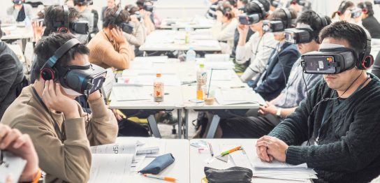介護現場のリーダーを育てる　VR（仮想現実）を活用した管理者育成方法　-株式会社シルバーウッド-