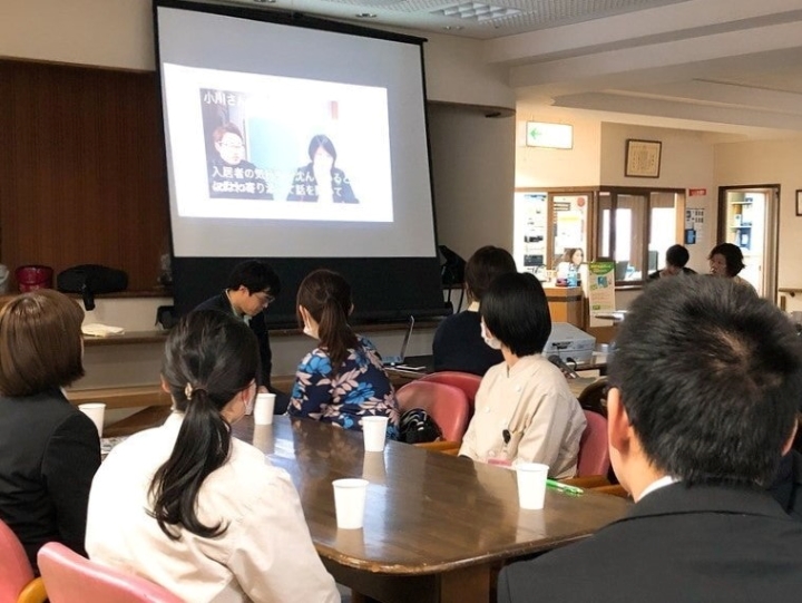 離職防止につながる 「チューター制度」で職員がともに育つ仕組みづくり-社会福祉法人明照会 あそか苑-